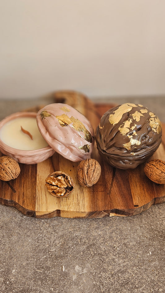 Aromātiskā svece "Rieksta noslēpums"